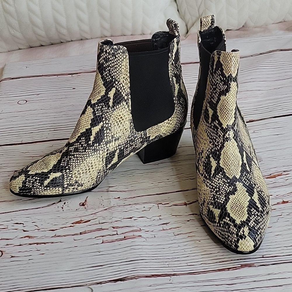 SAM EDELMAN Western Styled Snake Patterned Ankle Boots Size 7 - Picture 4 of 9